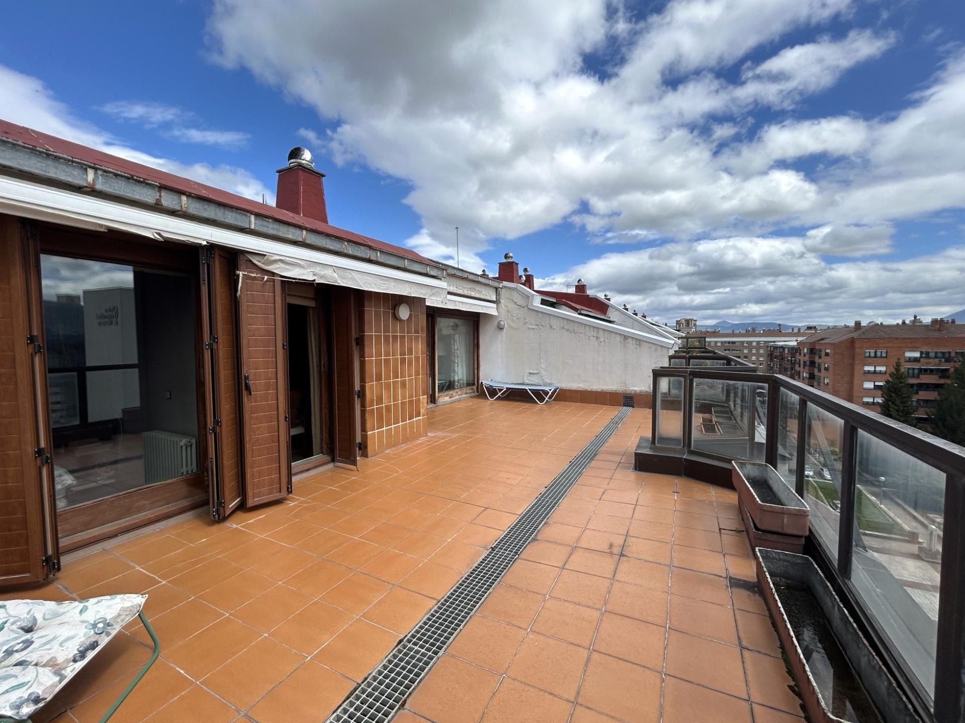 Attic for sale in Calle SANCHO RAMIREZ, 9, Mendebaldea - Ermitagaña