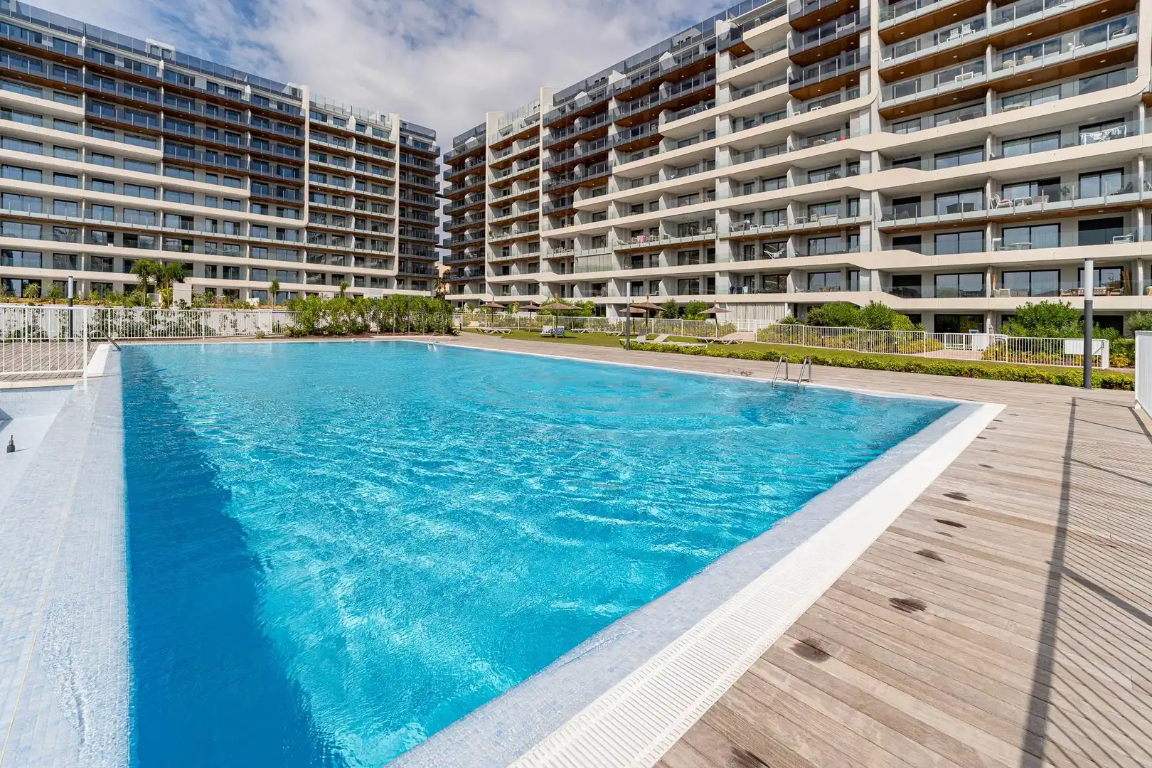 Appartement compact avec terrasse à vendre à Avenida de las Olas