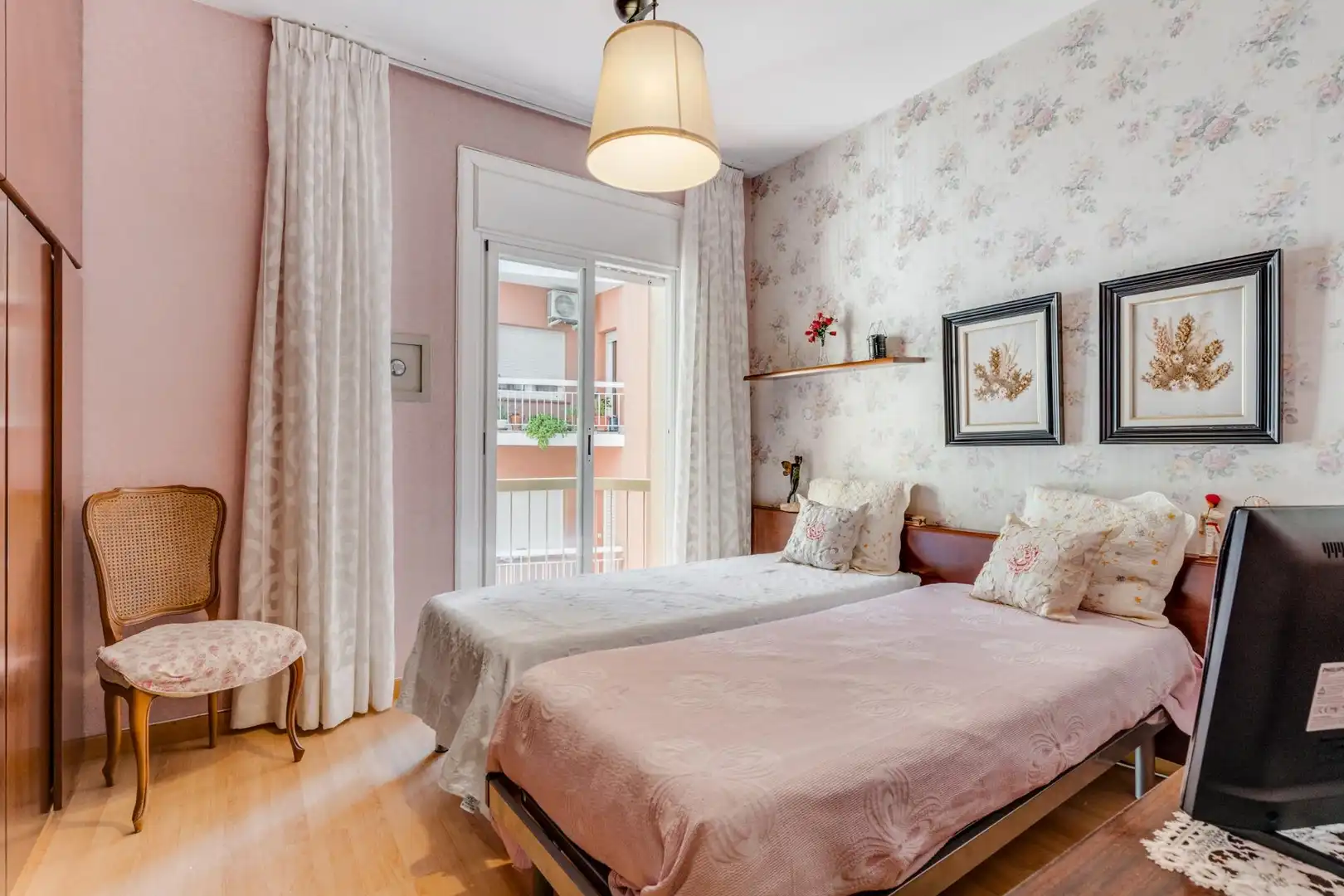 Bedroom of Flat for sale in Barcelona  with Air Conditioner