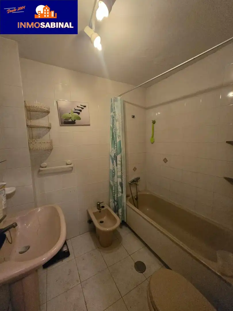 Baño de Piso en venta en Roquetas de Mar con Aire acondicionado, Calefacción y Amueblado