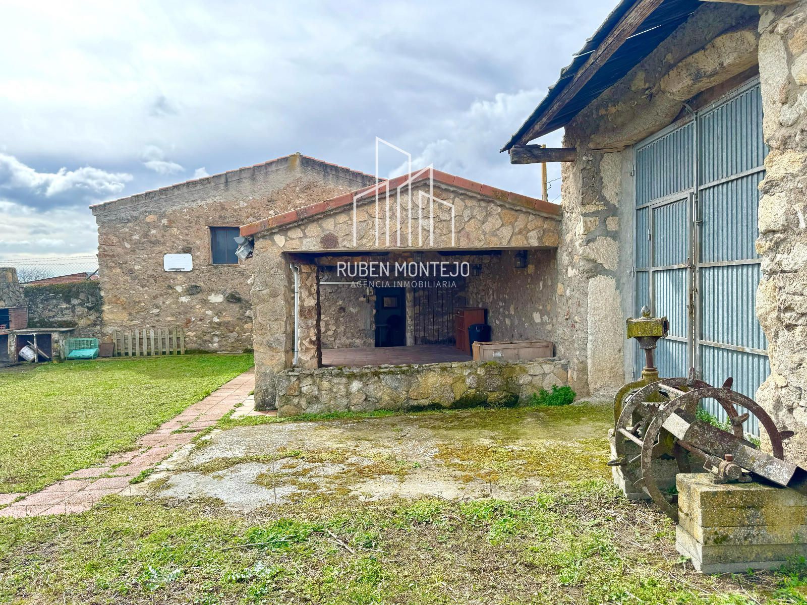 Vista exterior de Casa o xalet en venda en El Arco  amb Jardí privat, Forn i Rentadora