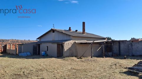 VENTA..NAVES CON CAMPA EN NAVAS DE ORO..SEGOVIA