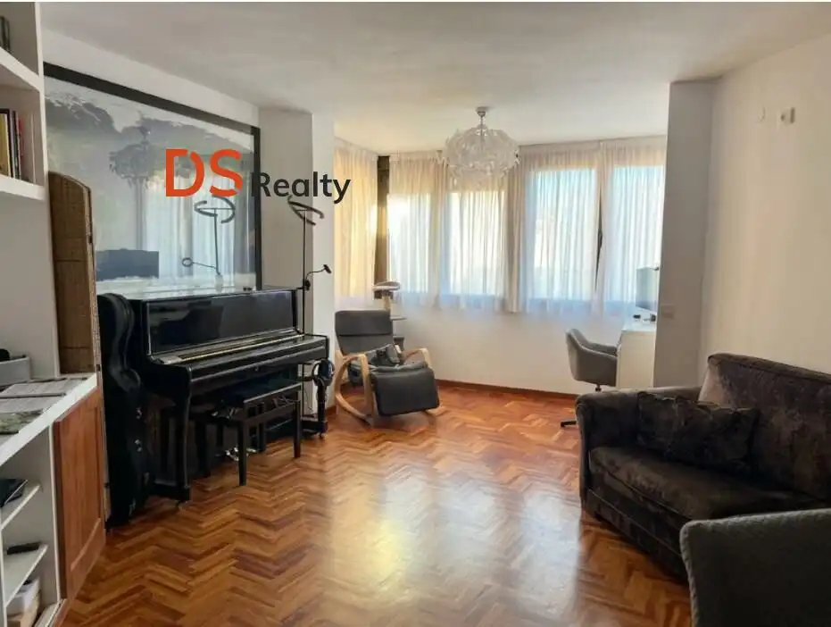 Vista exterior de Piso en venta en Centro