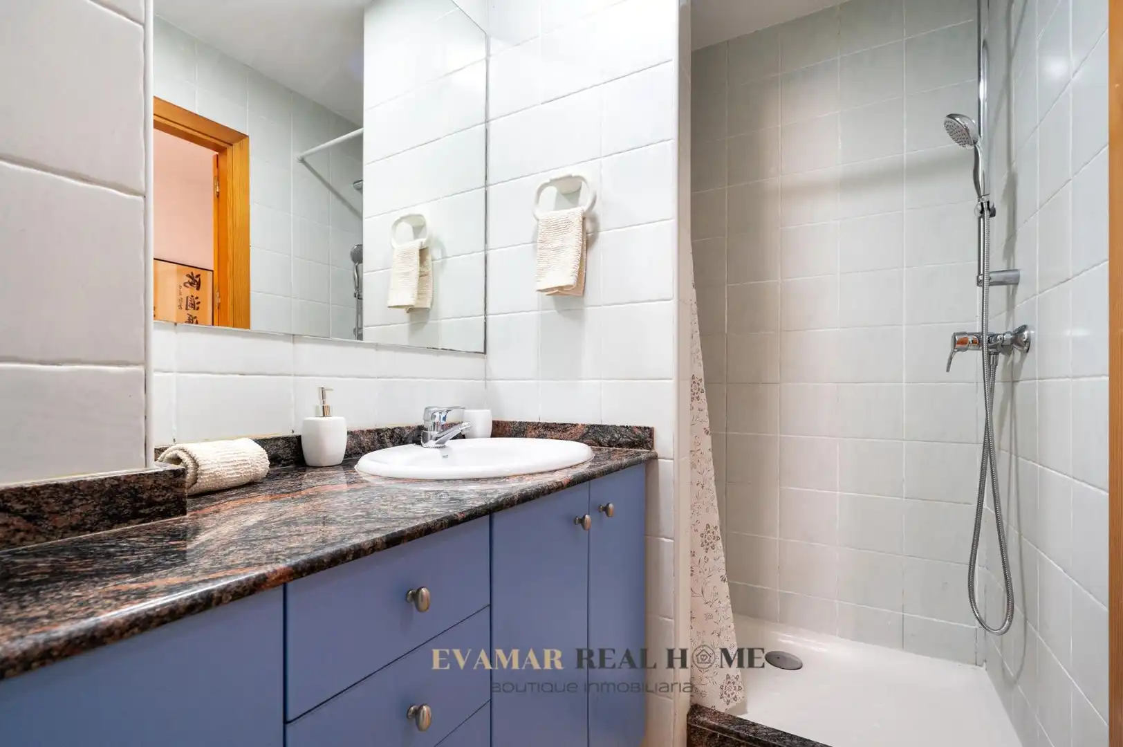 Bathroom of Flat for rent in  Palma de Mallorca  with Heating, Terrace and Furnished