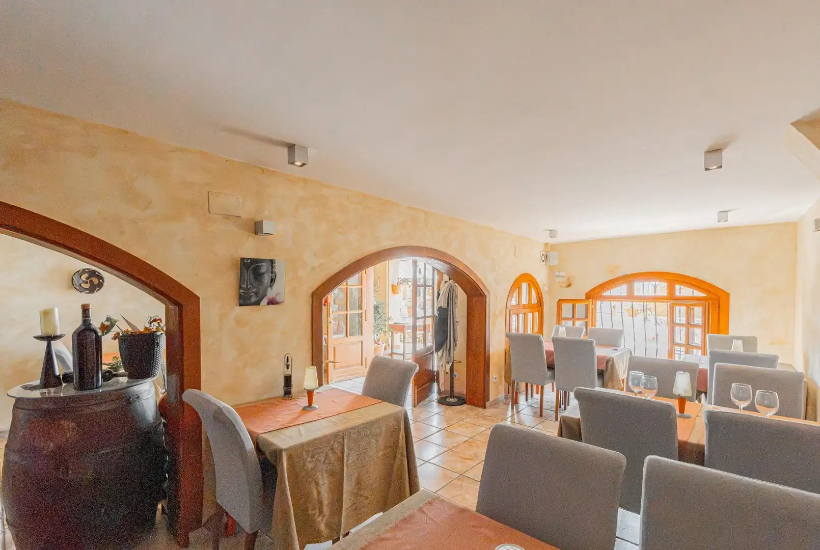 Esszimmer von Geschaftsraum zum Verkauf in Calvià mit Klimaanlage, Terrasse und Möbliert