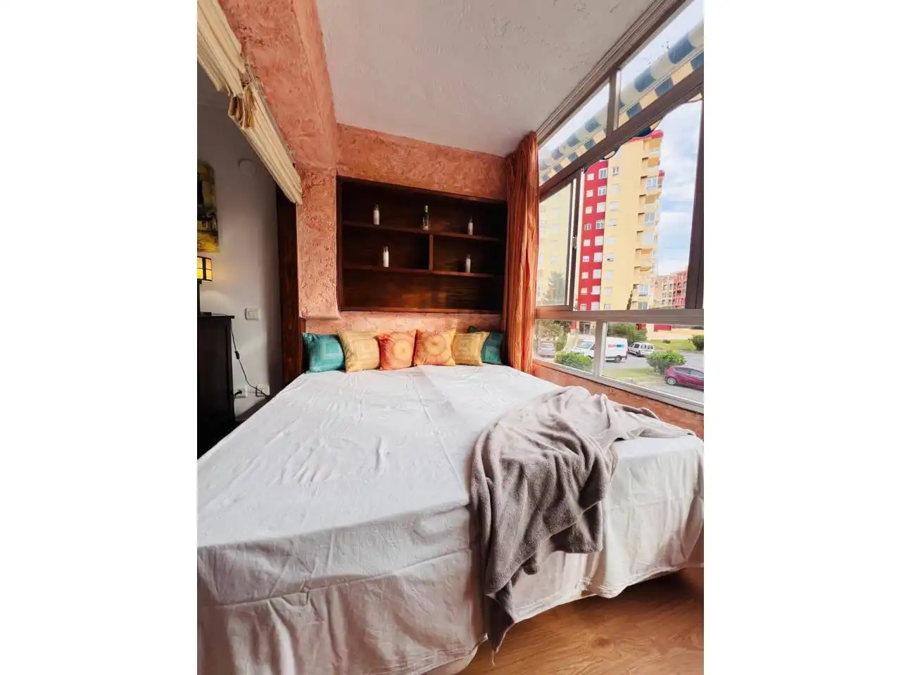 Habitación de Estudio de alquiler en El Ejido con Aire acondicionado y Amueblado