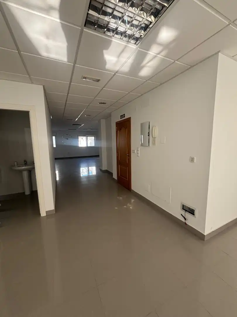 Geschaftsraum zur Miete in Carballo
