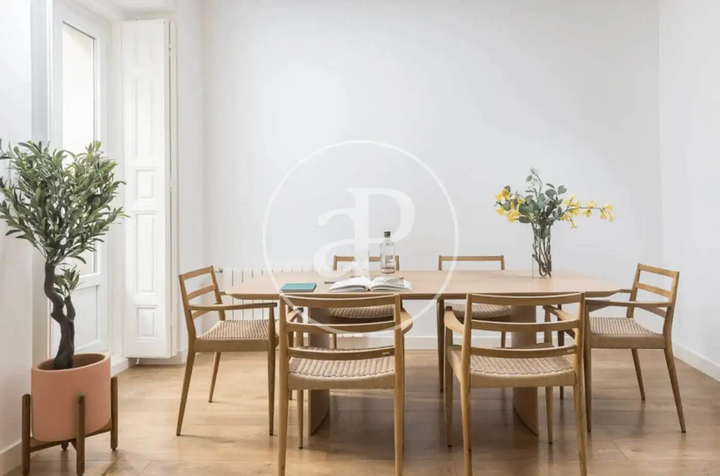 Comedor de Piso de alquiler en Madrid con Aire acondicionado, Calefacción y Amueblado