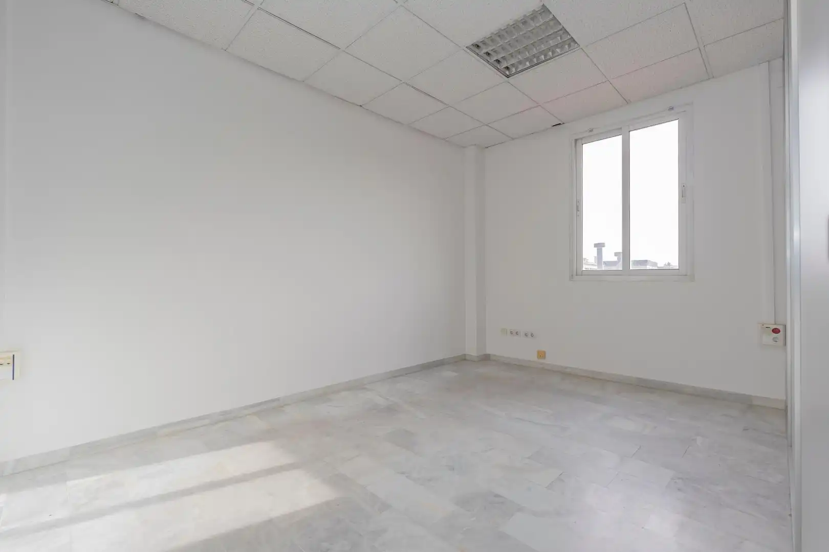 Local en venta en Mairena del Aljarafe con Aire acondicionado