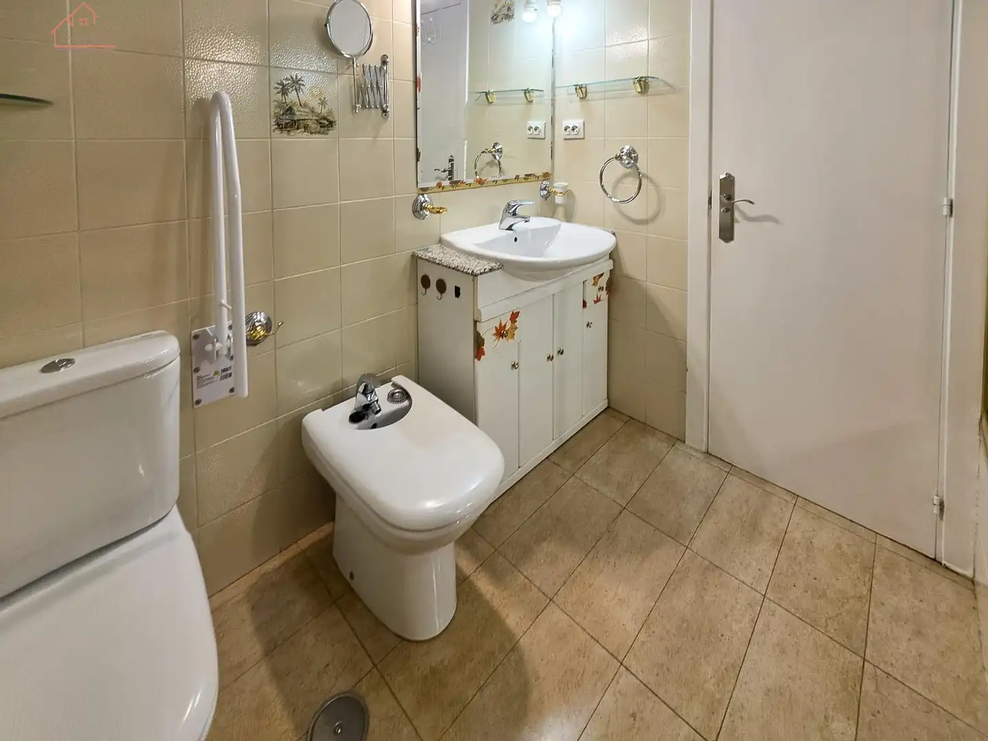 Baño de Piso en venta en Fuenlabrada con Aire acondicionado, Calefacción y Amueblado