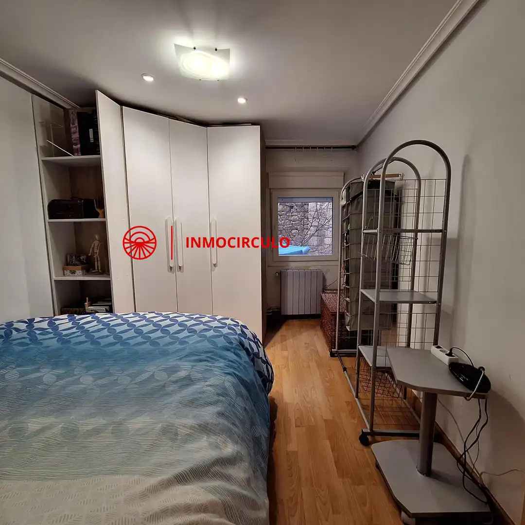 Habitación de Apartamento en venta en Burgos con Calefacción