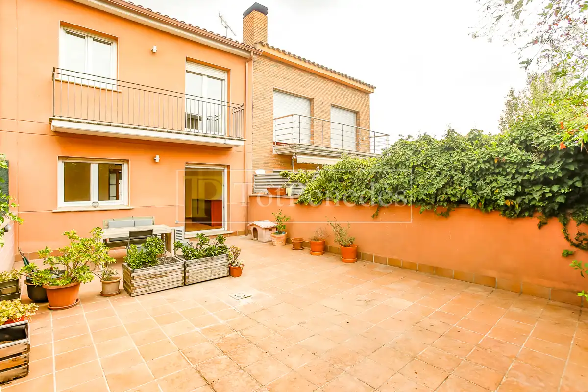 Detached homes for sale in Carrer del Carme, Avinyonet del Penedès