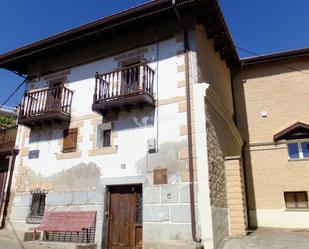 Vista exterior de Casa o xalet en venda en Treviana amb Terrassa