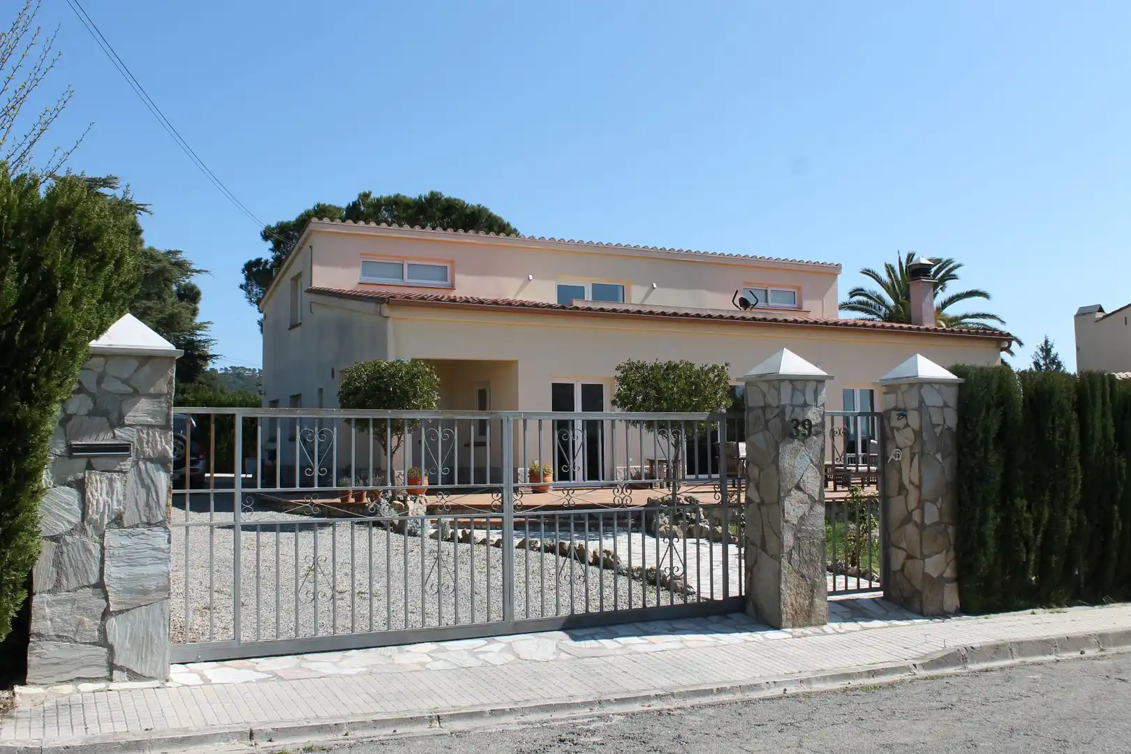 Vista exterior de Casa o chalet en venta en L'Estartit con Aire acondicionado, Calefacción y Jardín privado