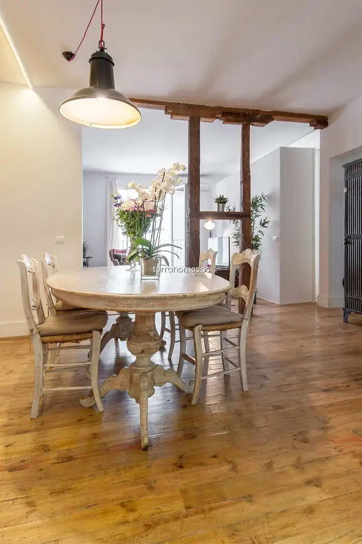 Comedor de Dúplex de alquiler en Madrid con Aire acondicionado, Calefacción y Amueblado