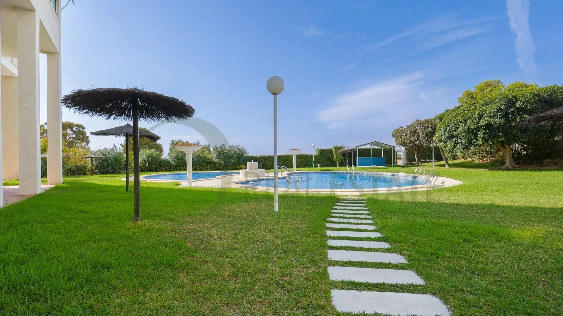 Schwimmbecken von Dachboden zur Miete in Alicante / Alacant mit Klimaanlage, Privatgarten und Terrasse