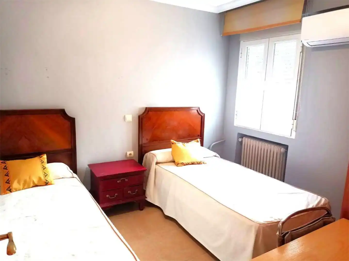 Schlafzimmer von Wohnung zur Miete in Cuenca Capital mit Klimaanlage