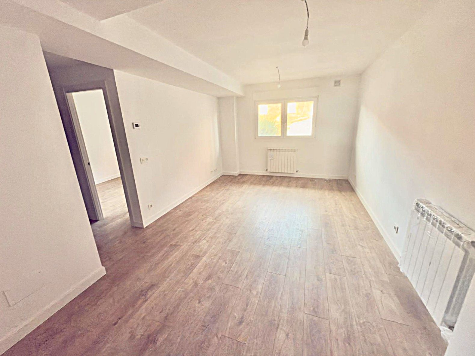 Dormitori de Apartament en venda en Valverde de la Virgen amb Calefacció, Parquet i Traster