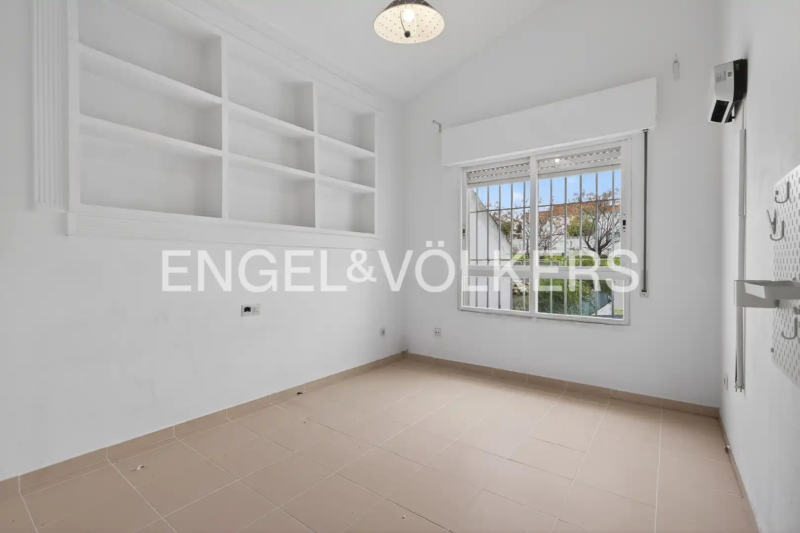 Living room of Houses for sale in Tomares  with Air Conditioner, Heating and Private garden