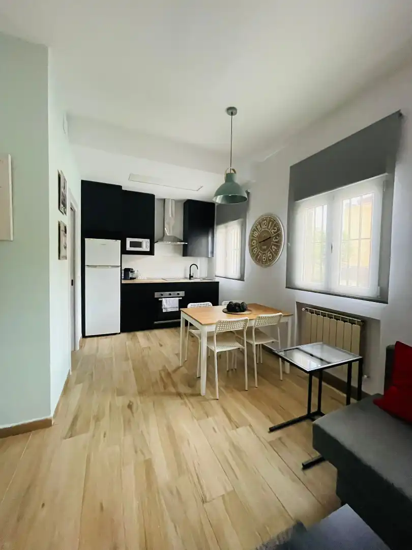 Flat for rent in Calle Aeronave, Timón