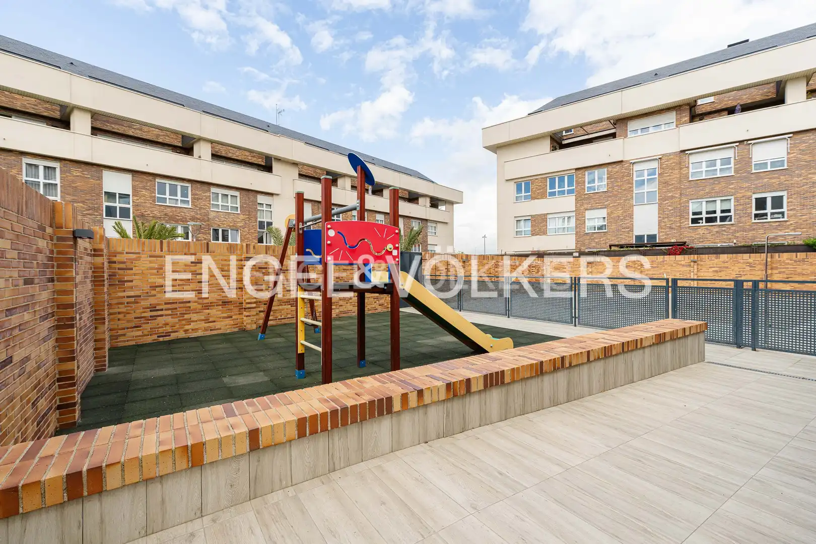 Terrasse von Dachboden zum Verkauf in Majadahonda mit Klimaanlage, Heizung und Terrasse