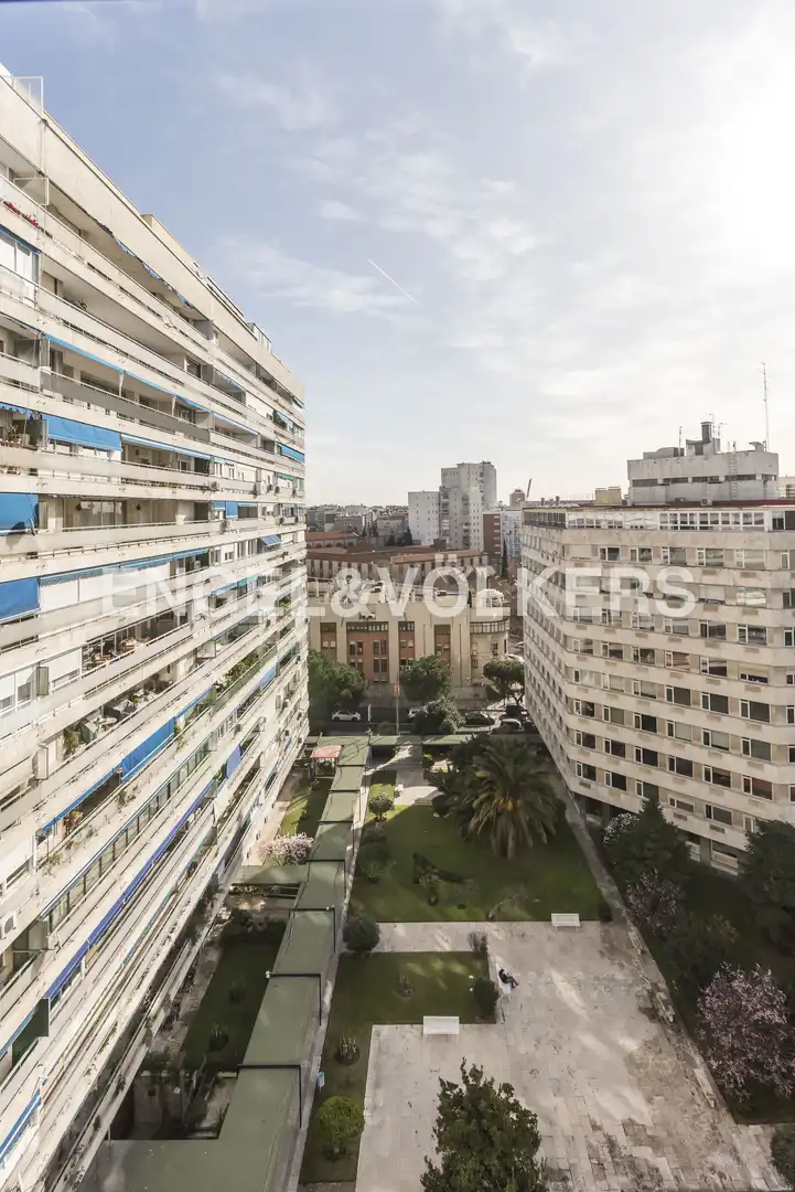 Vista exterior de Pis de lloguer en Madrid amb Aire condicionat, Calefacció i Jardí privat