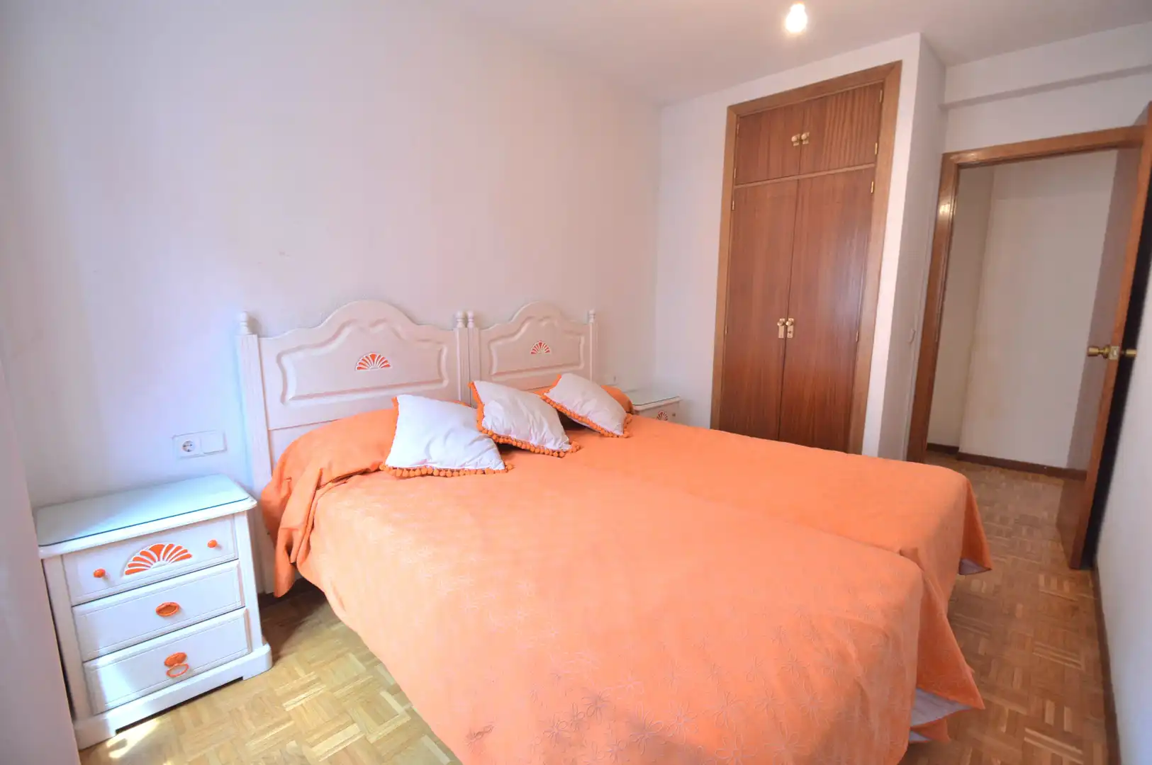 Bedroom of Flat for sale in Madrid  with Air Conditioner, Heating and Parquet flooring