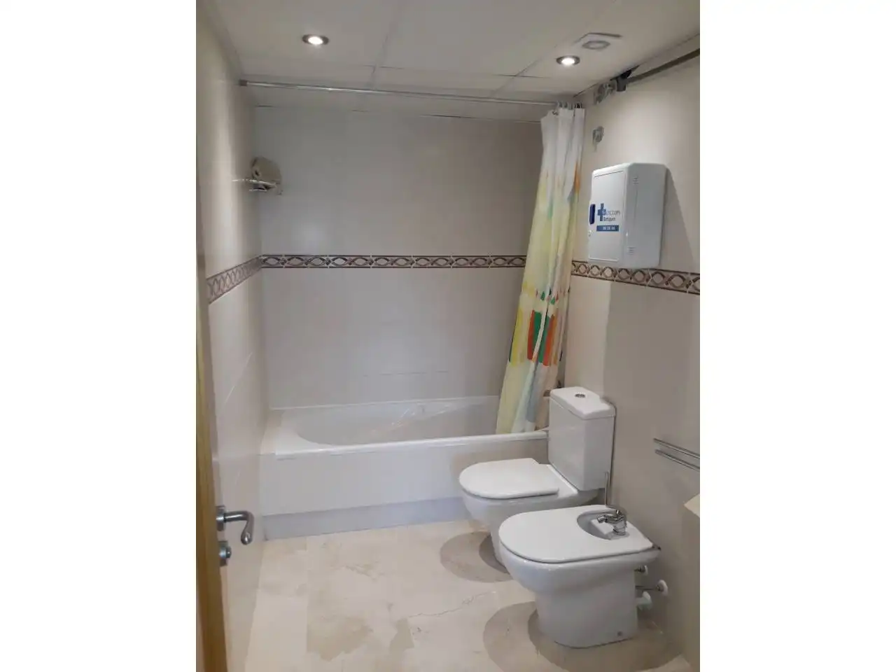 Bathroom of Flat for sale in Cubelles  with Air Conditioner, Heating and Terrace