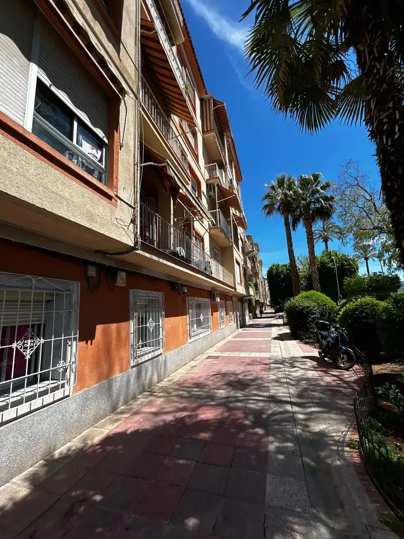 Vista exterior de Piso en venta en Murcia con Trastero y Balcón
