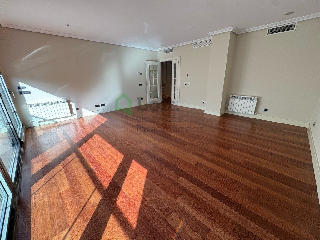 Sala d'estar de Pis en venda en Badajoz Capital amb Aire condicionat i Domòtica