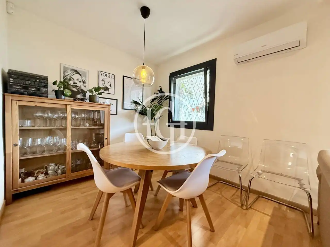 Comedor de Ático en venta en Santa Coloma de Gramenet con Aire acondicionado, Calefacción y Parquet