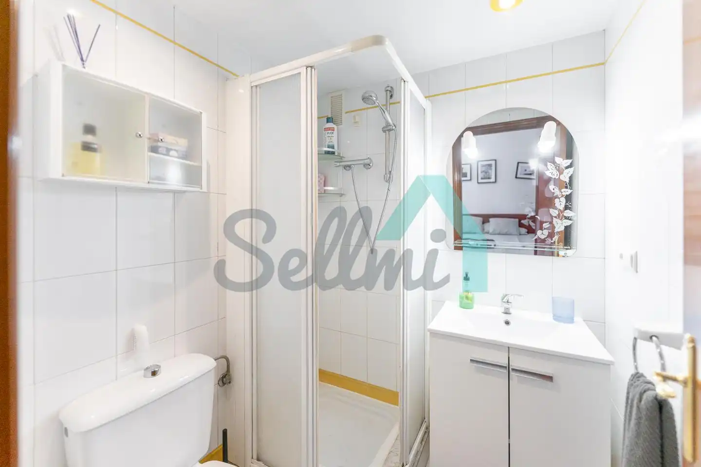 Bathroom of Flat for share in Oviedo   with Heating, Furnished and Internet