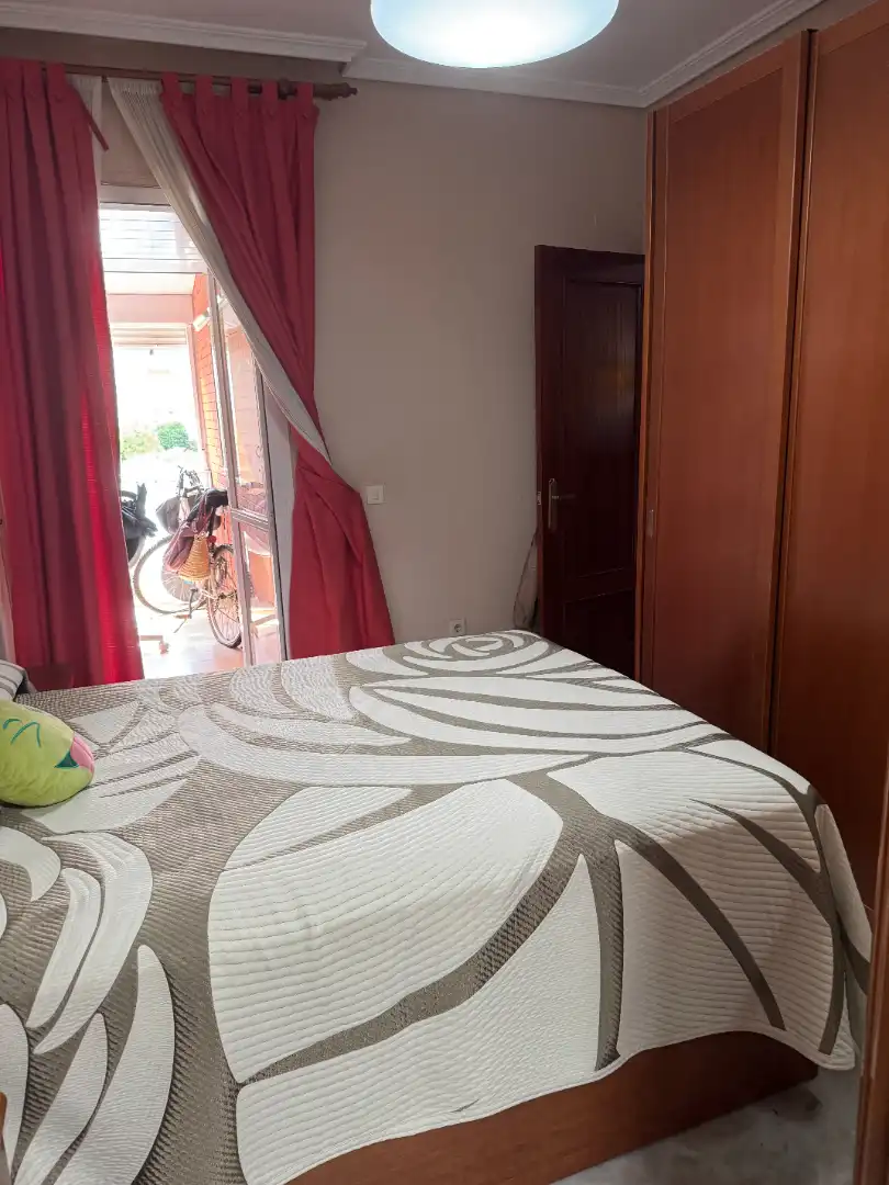 Bedroom of Flat for sale in Sevilla  with Air Conditioner, Heating and Terrace