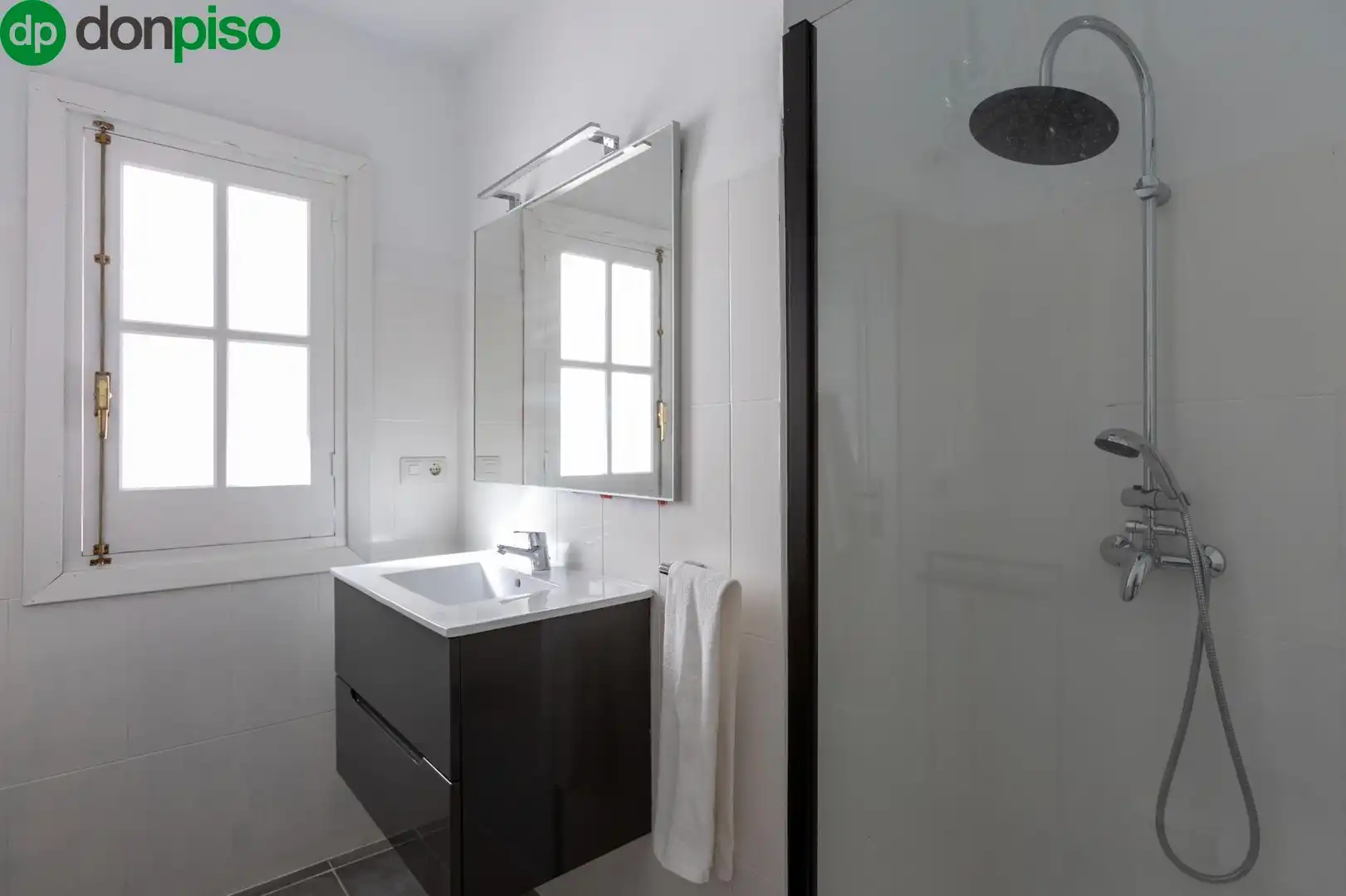Bathroom of Houses for sale in Almuñécar  with Air Conditioner, Heating and Private garden