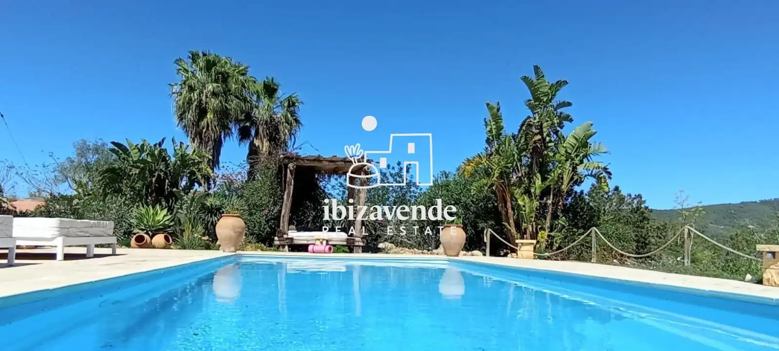 Villa mit Pool zum Verkauf in venda Labritja
