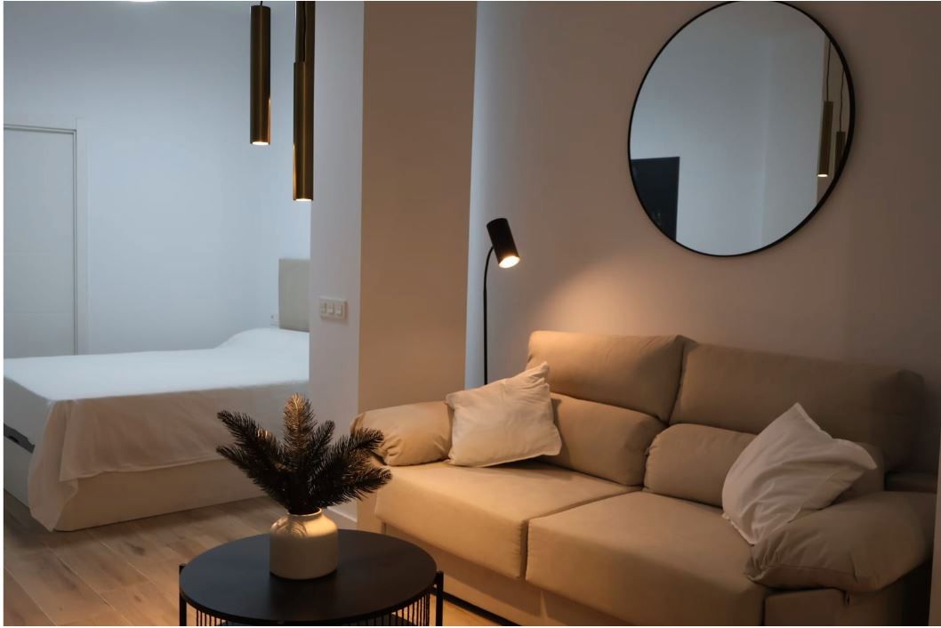 Estudio de alquiler en Plaza Ricardo Verdugo Landi, Girón - Las Delicias