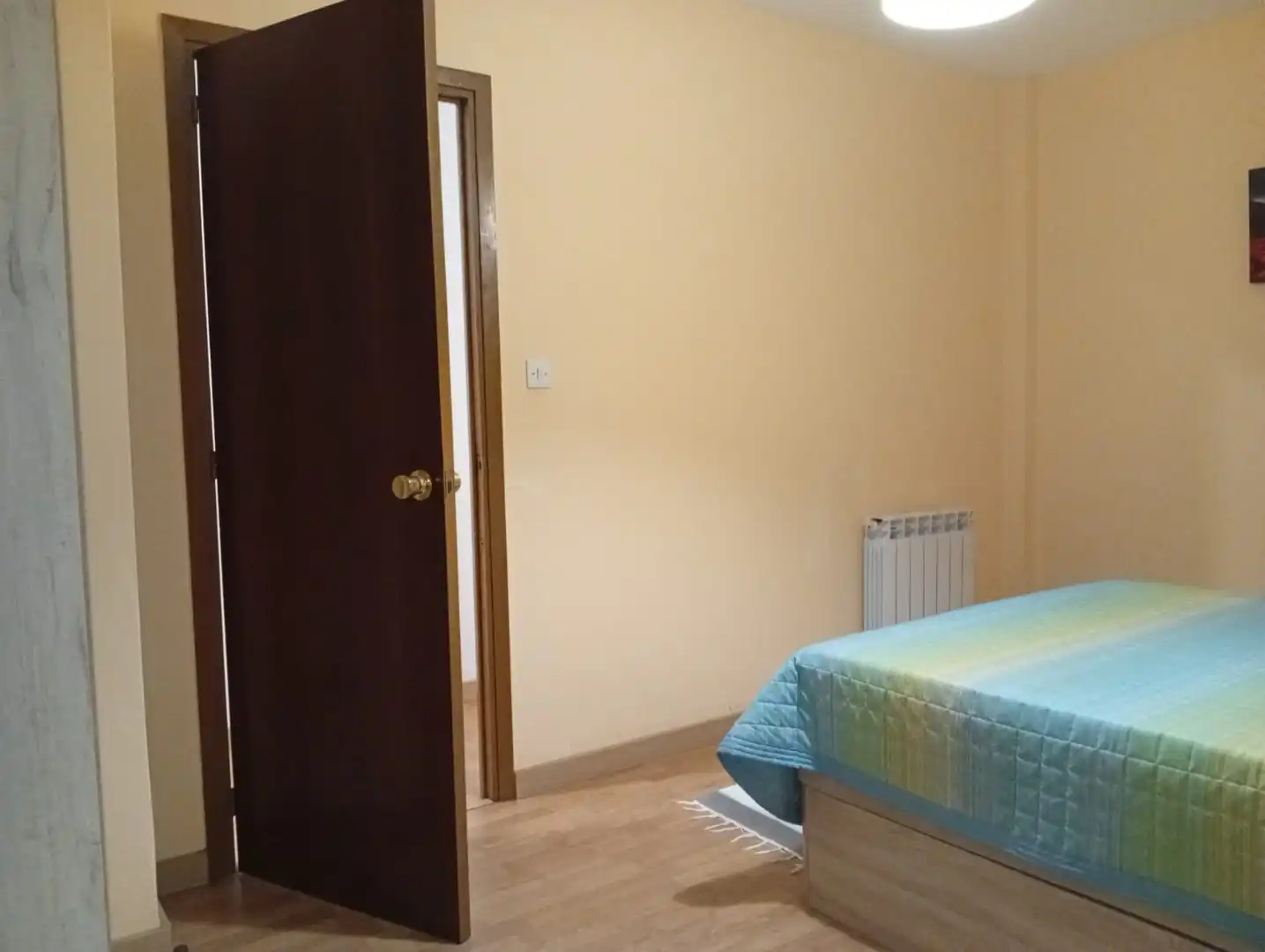 Habitación de Piso en venta en Gijón  con Calefacción, Parquet y Terraza