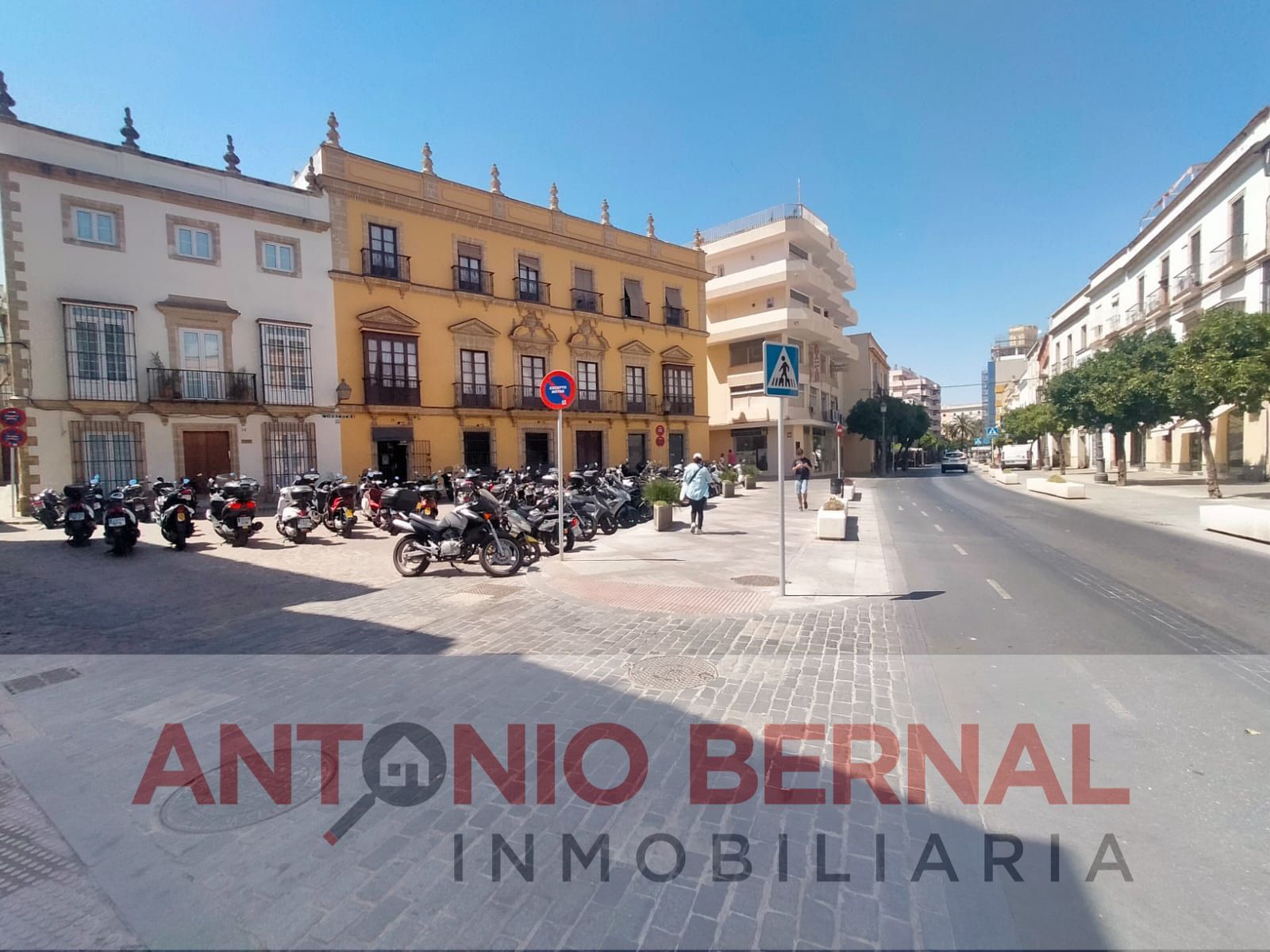 Vista exterior de Àtic en venda en Jerez de la Frontera amb Aire condicionat