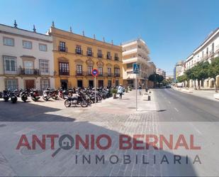 Vista exterior de Àtic en venda en Jerez de la Frontera amb Aire condicionat