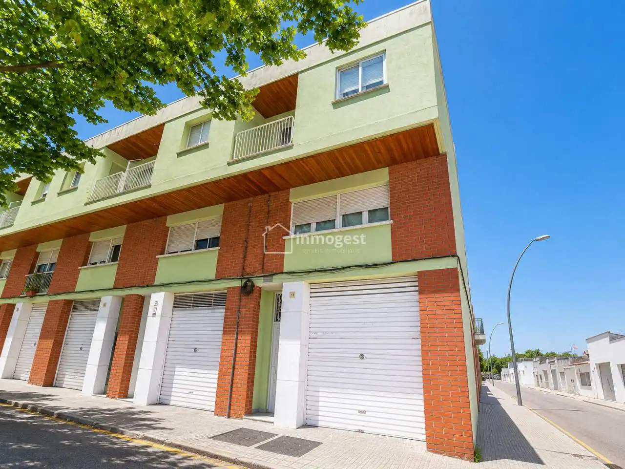 Vista exterior de Casa o xalet en venda en Salt amb Calefacció i Jardí privat