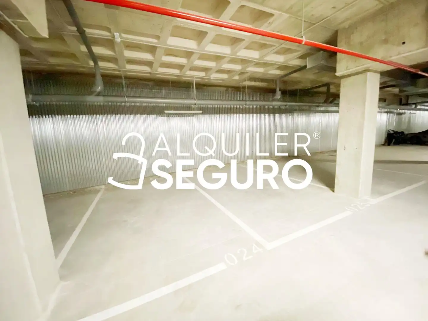 Parking of Flat for rent in Madrid  with Air Conditioner, Heating and Terrace