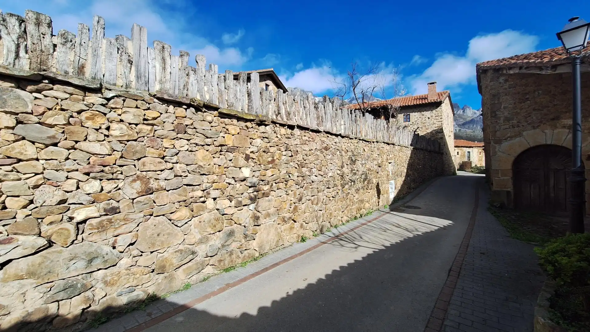 Exterior view of Houses for sale in Camaleño  with Heating, Private garden and Terrace