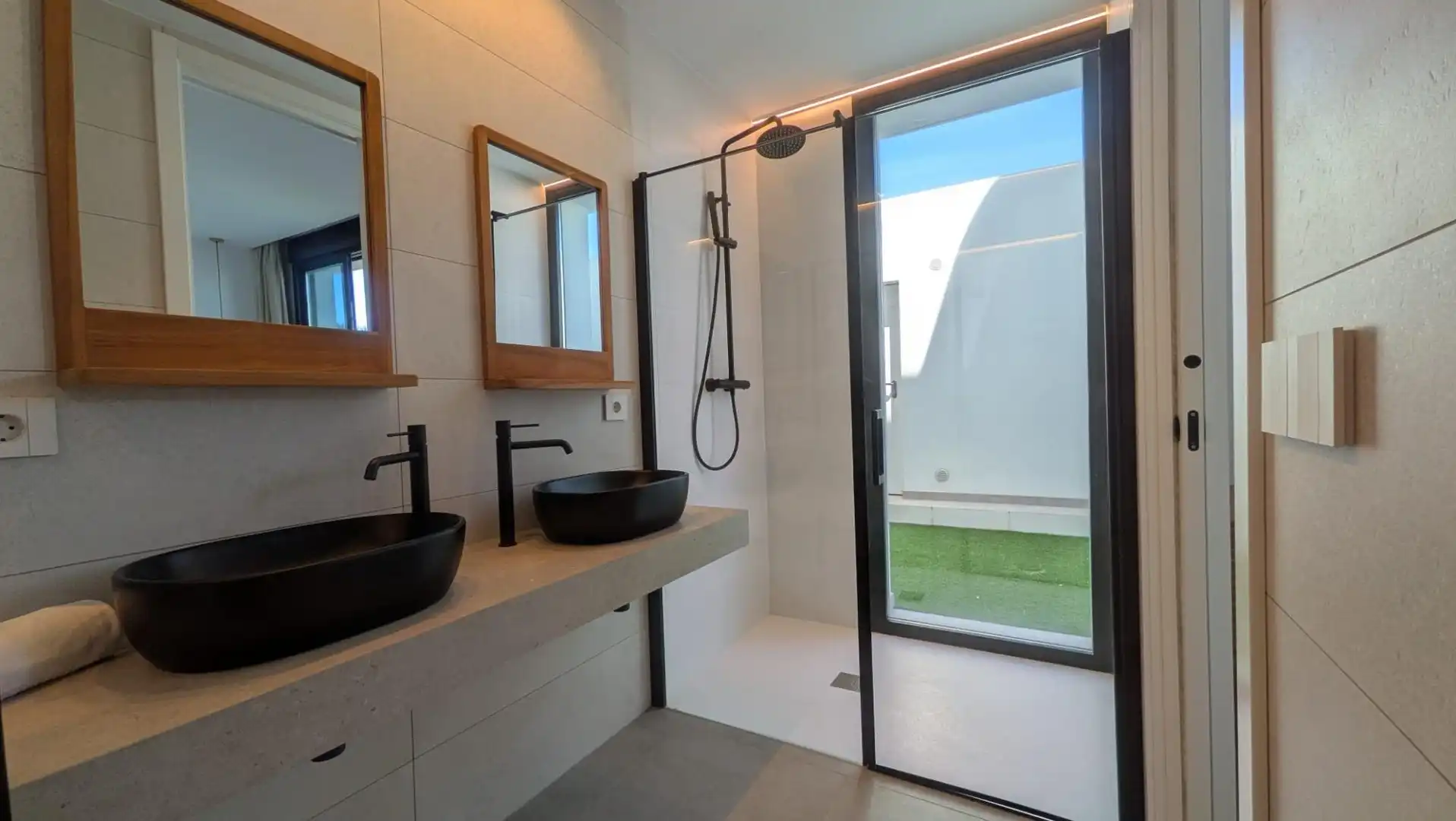Bathroom of Houses for sale in L'Alfàs del Pi  with Air Conditioner, Heating and Terrace