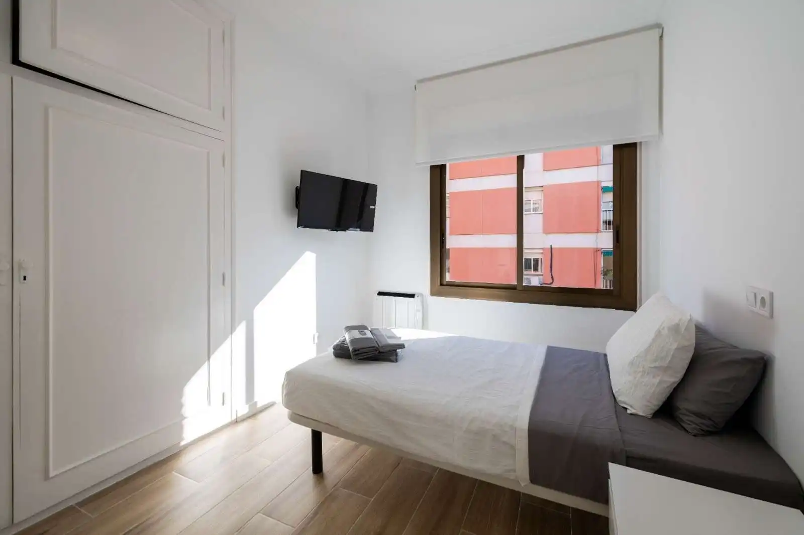 Room in Llefià