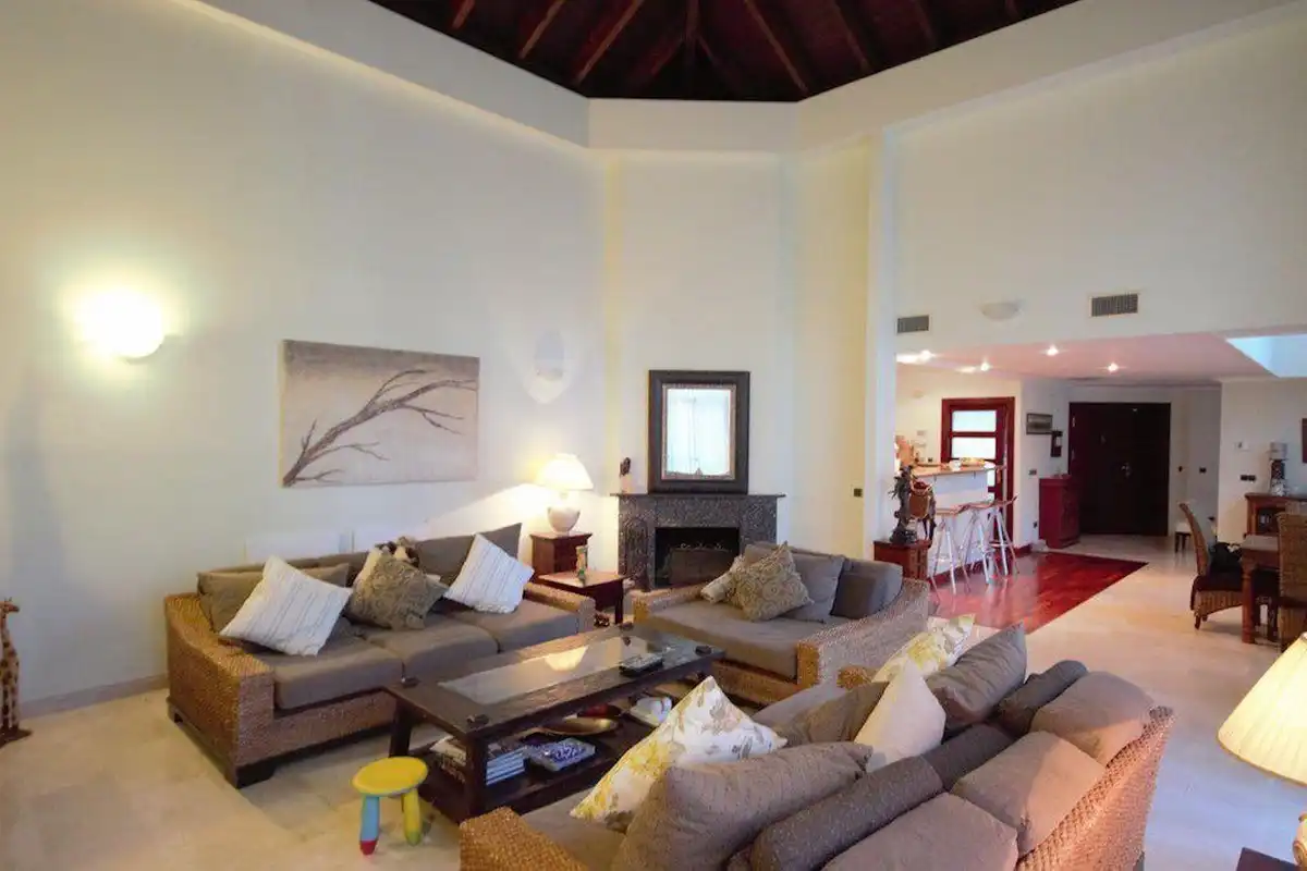 Casa con piscina en alquiler en N/A 14C, imagen 2