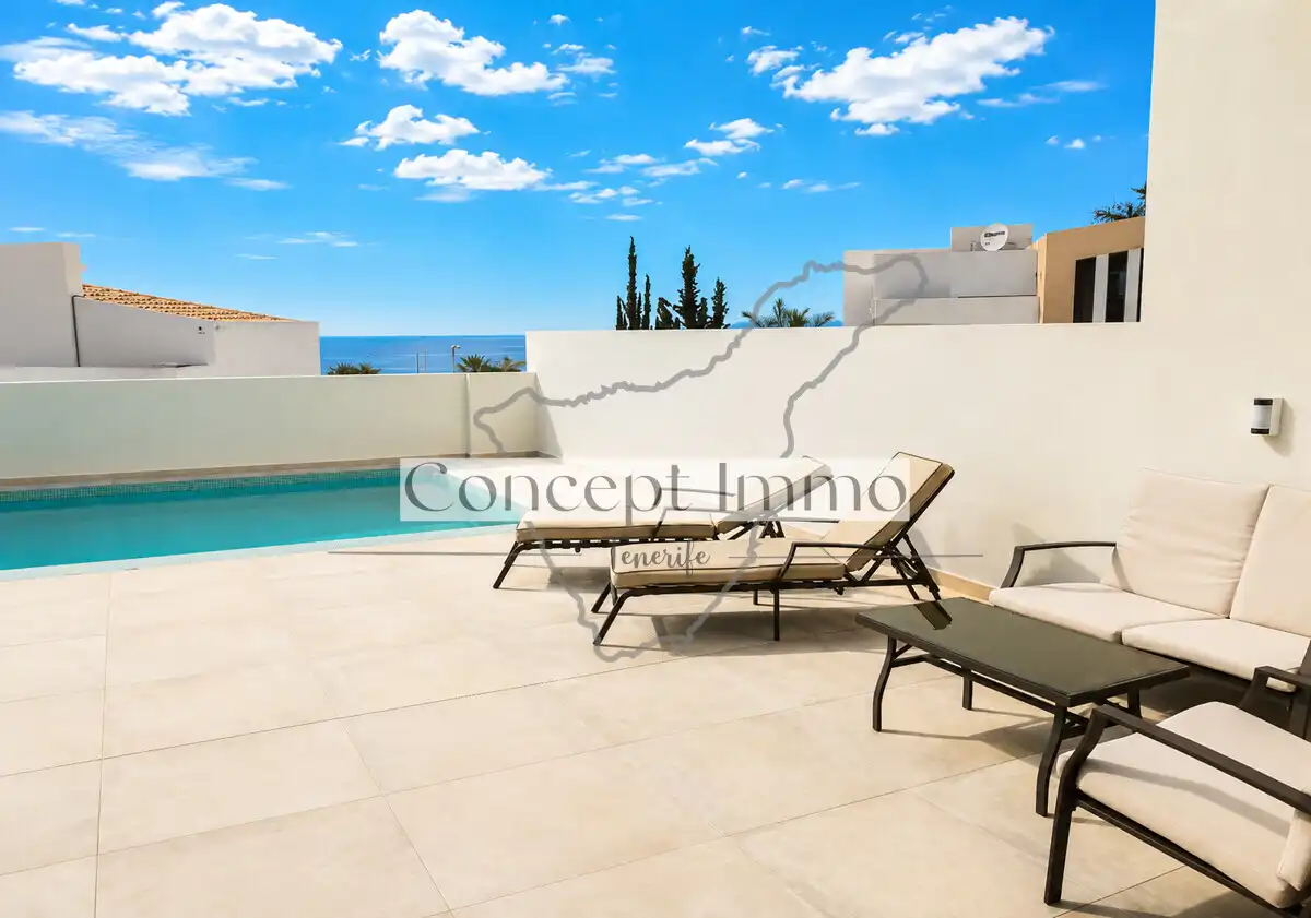 Terraza de Casa adosada en venta en Adeje con Aire acondicionado, Jardín privado y Terraza