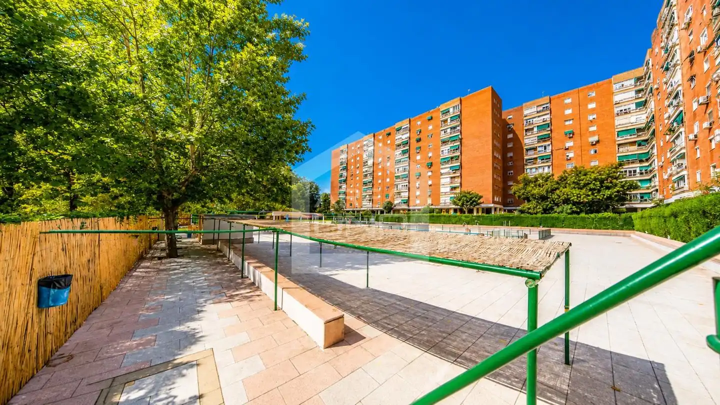 Außenansicht von Wohnung zur Miete in Alcorcón mit Heizung und Gemeinschaftspool