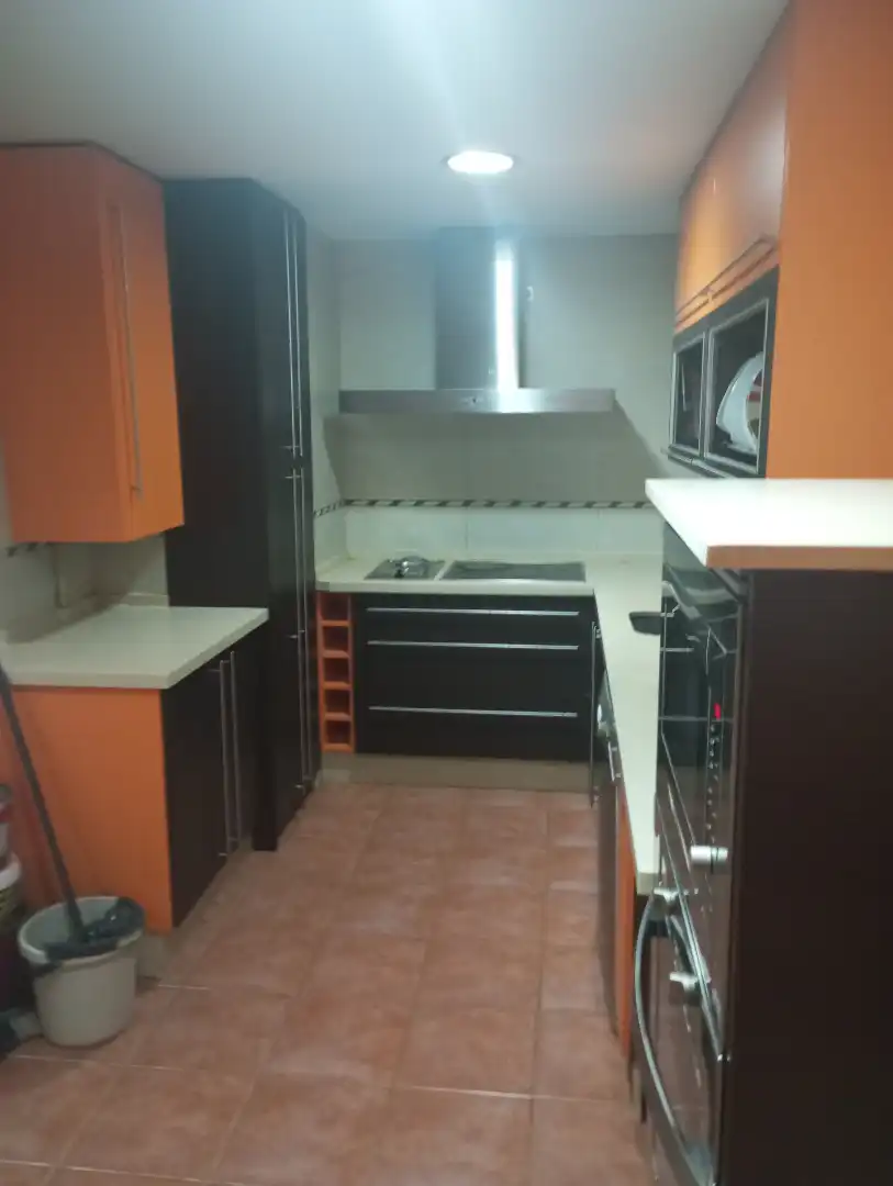 Küche von Wohnung zur Miete in La Algaba mit Klimaanlage, Terrasse und Abstellraum