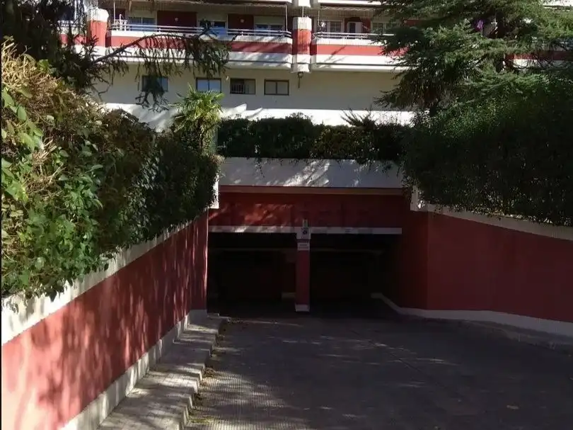 Garaje de alquiler en Calle de La Bañeza, 43, Peñagrande
