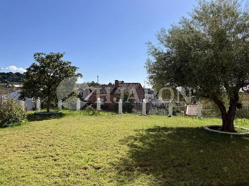 Casa o xalet en venda en Badalona amb Calefacció, Jardí privat i Traster